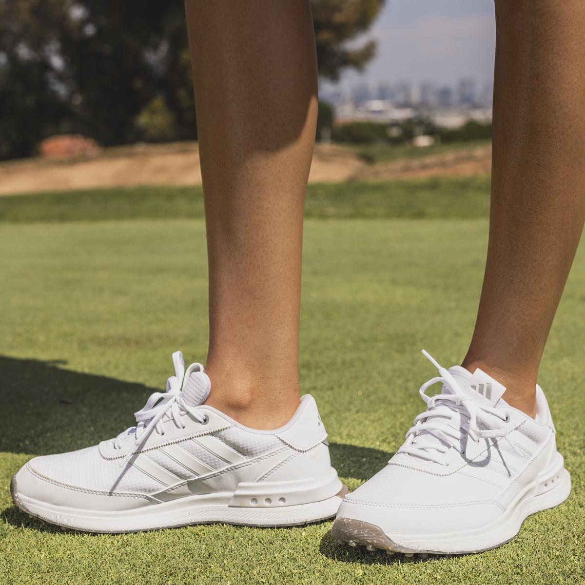 product/a/d/adidas_if0316_16_footwear_photography_heromrktng_view_1_white.jpg