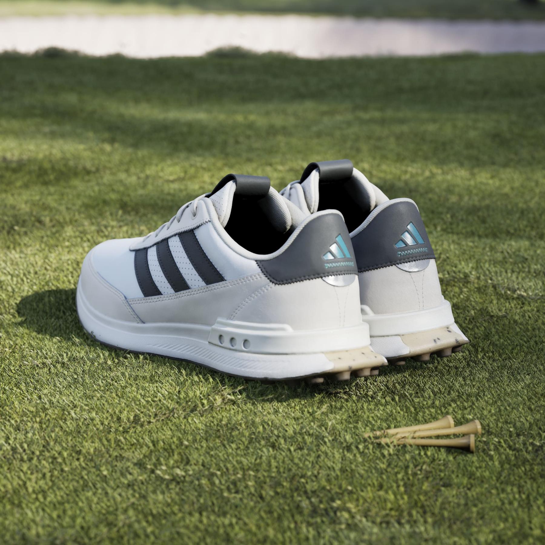 product/a/d/adidas_ji4171_19_footwear_photography_heromrktng_view_6-nw091625.jpg